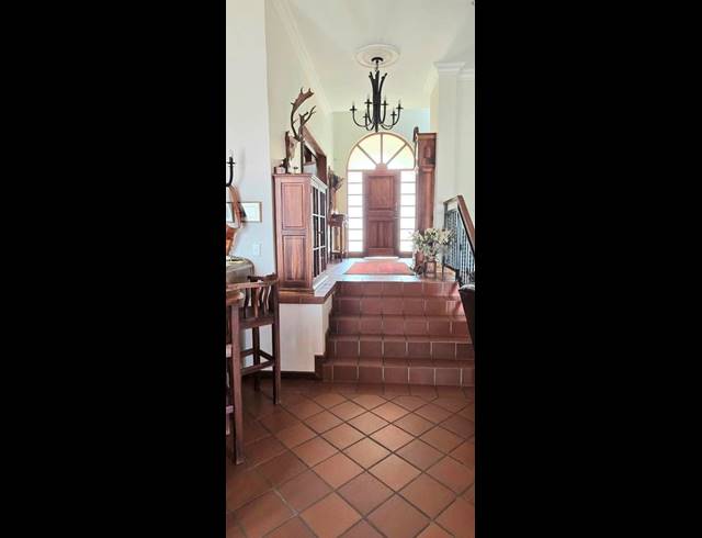 5 BEDROOM HOUSE FOR SALE IN WATERLAKE FARM LIFESTYLE ESTATE
